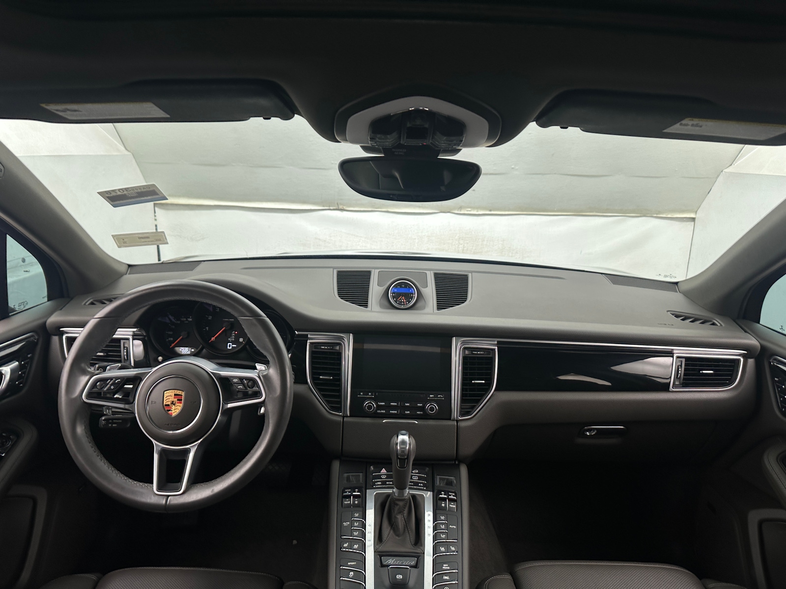 Thumbnail: 2018 Porsche Macan - 2