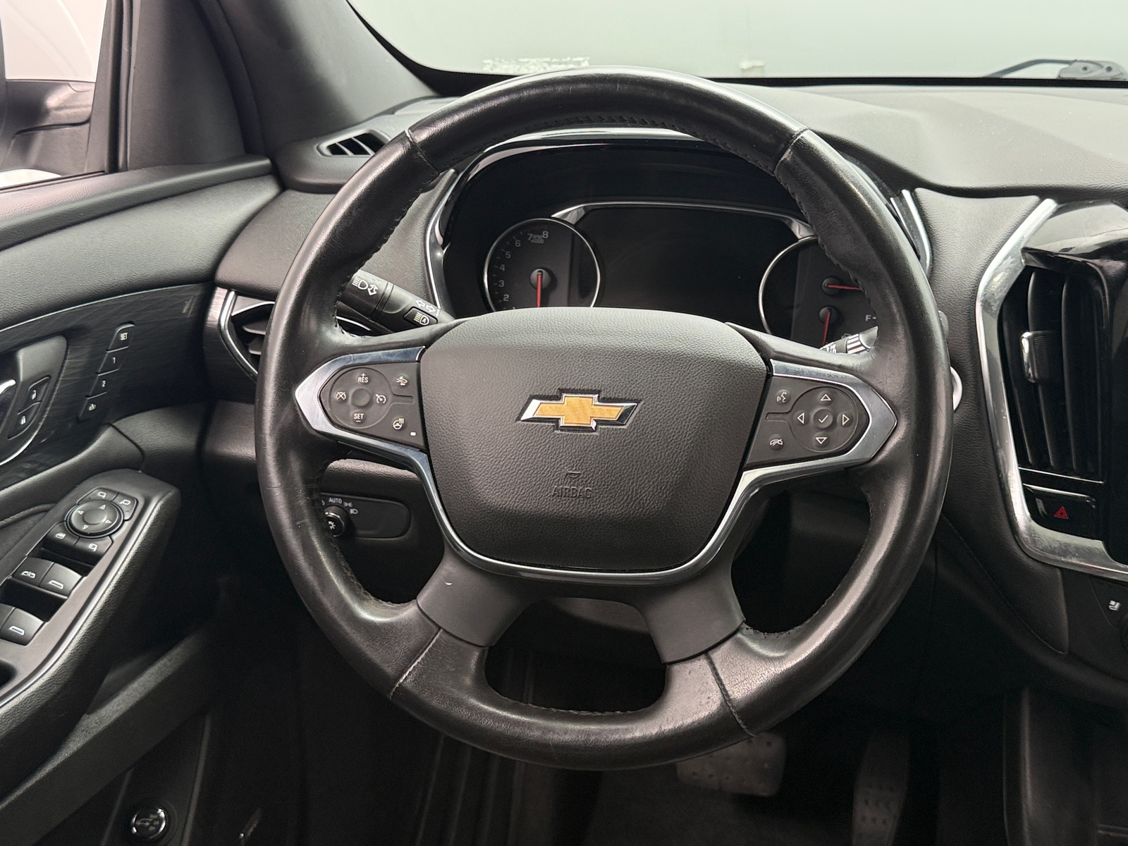 Thumbnail: 2022 Chevrolet Traverse - 4