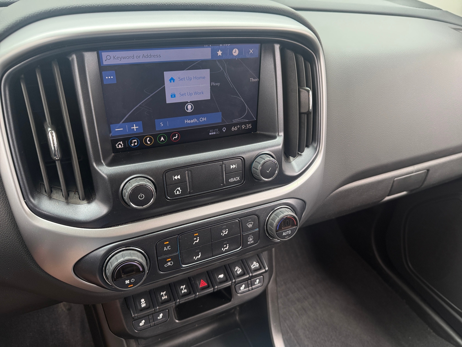 Thumbnail: 2022 Chevrolet Colorado - 3