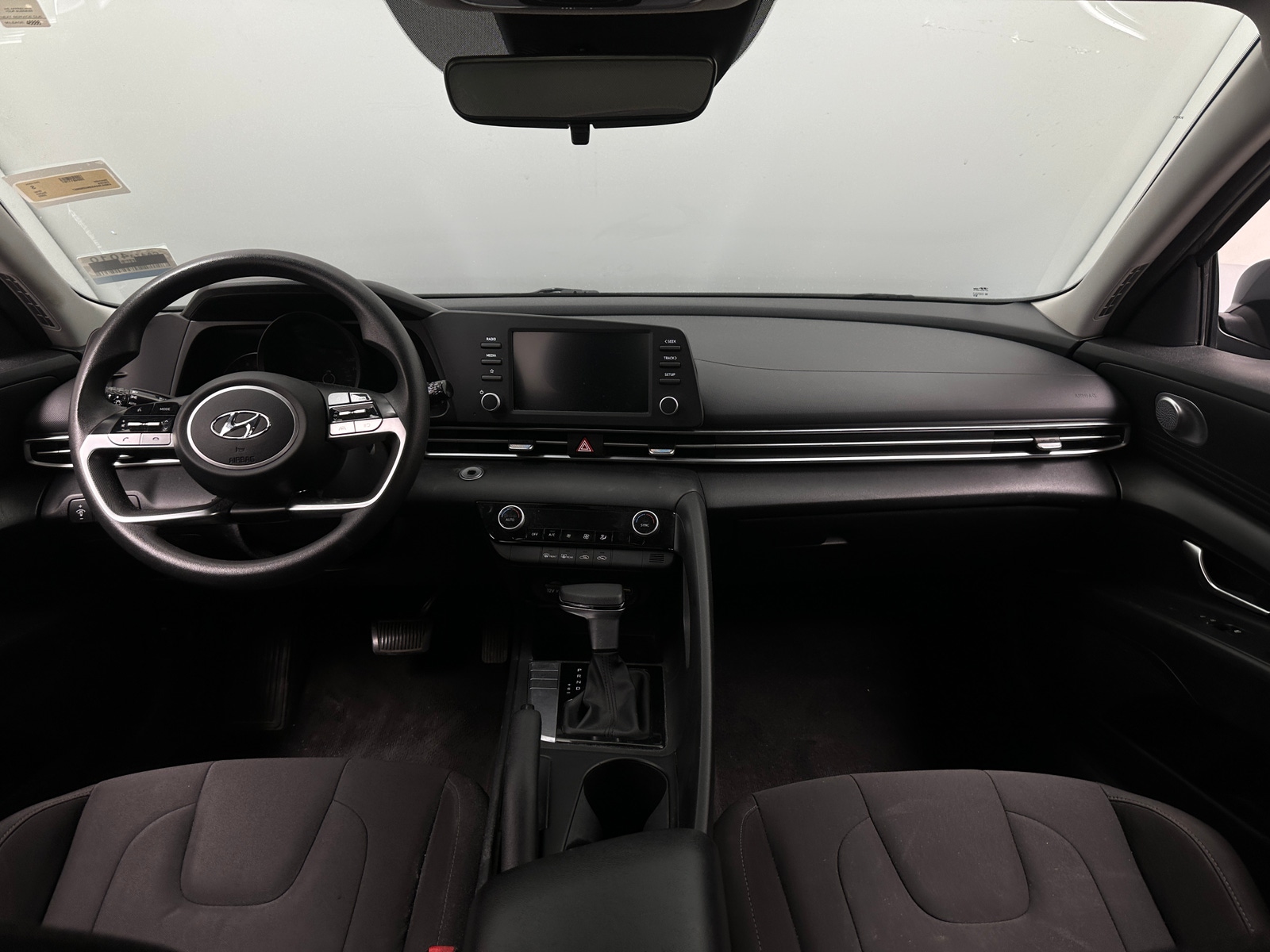 Thumbnail: 2022 Hyundai Elantra - 3