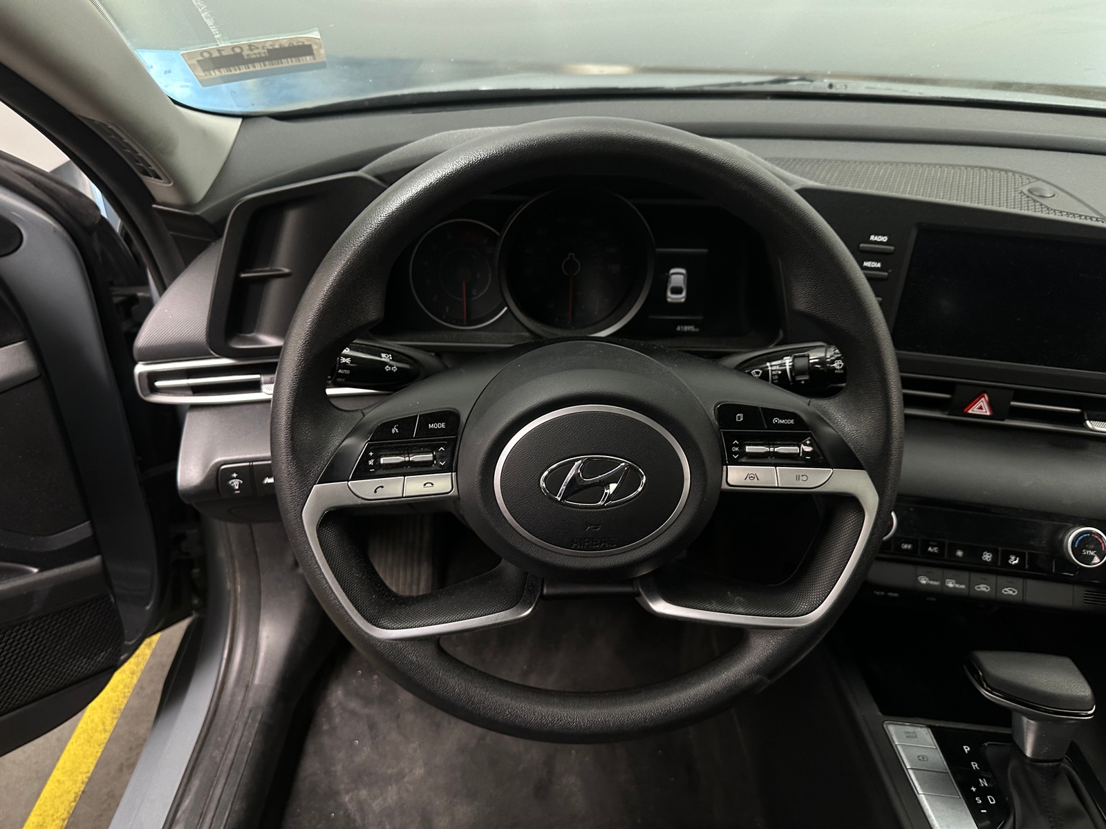 Thumbnail: 2022 Hyundai Elantra - 5