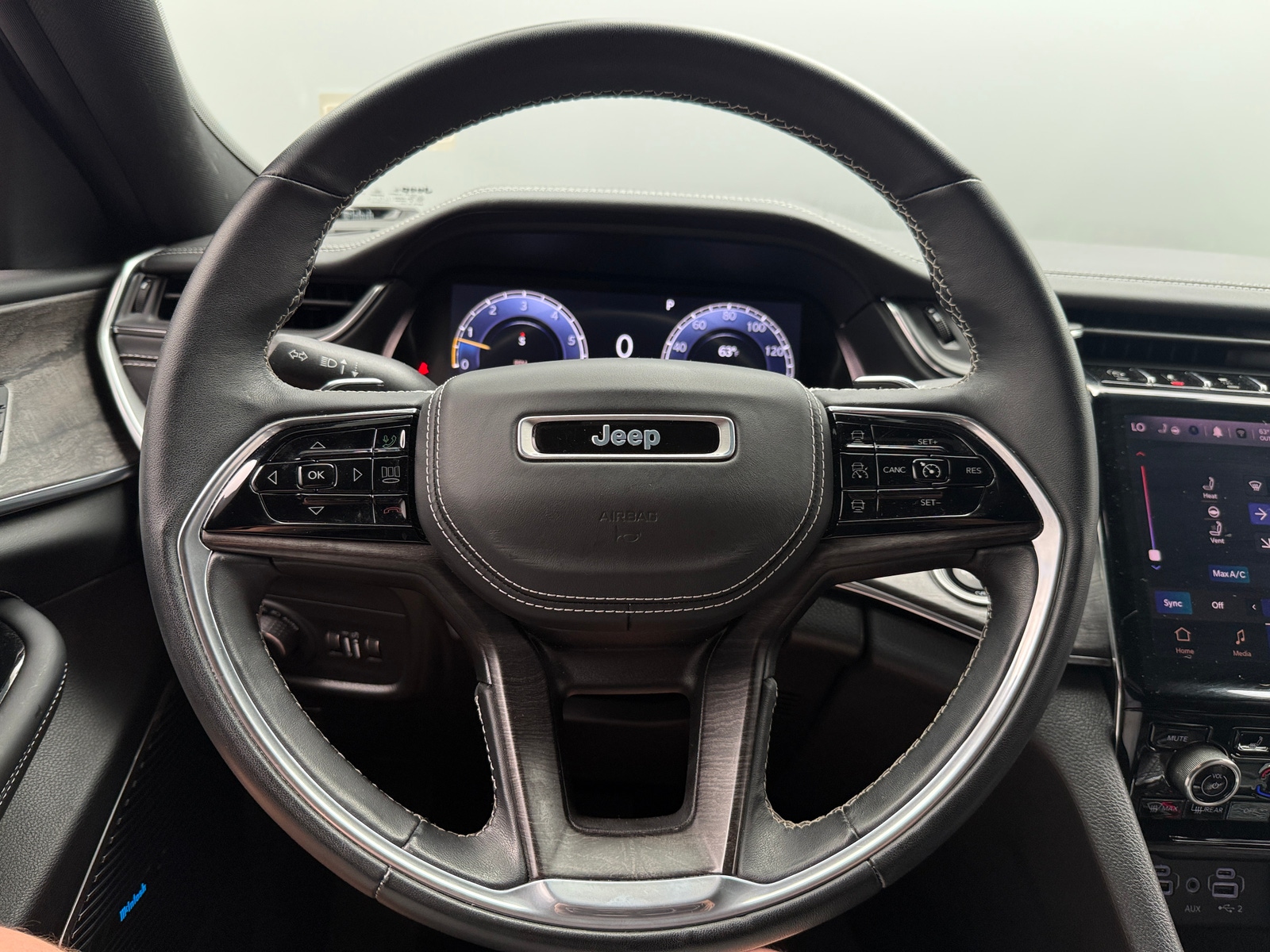Thumbnail: 2022 Jeep Grand Cherokee - 4
