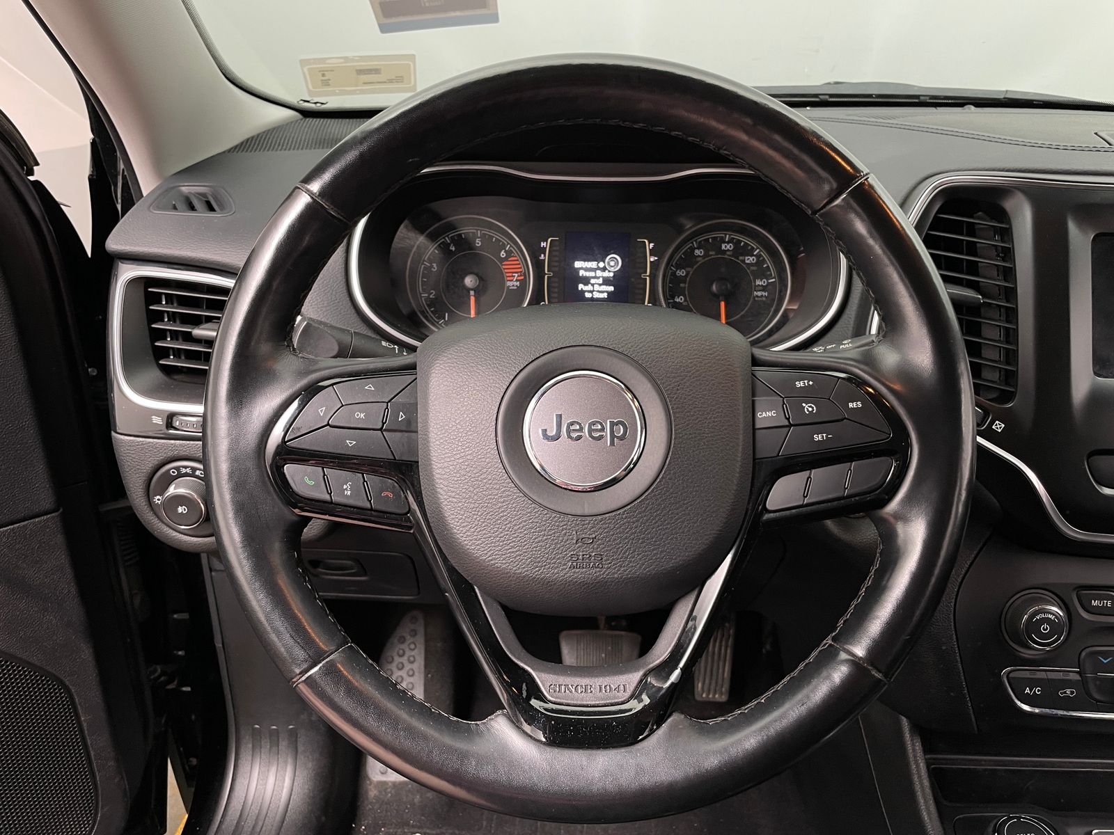 Thumbnail: 2021 Jeep Cherokee - 5