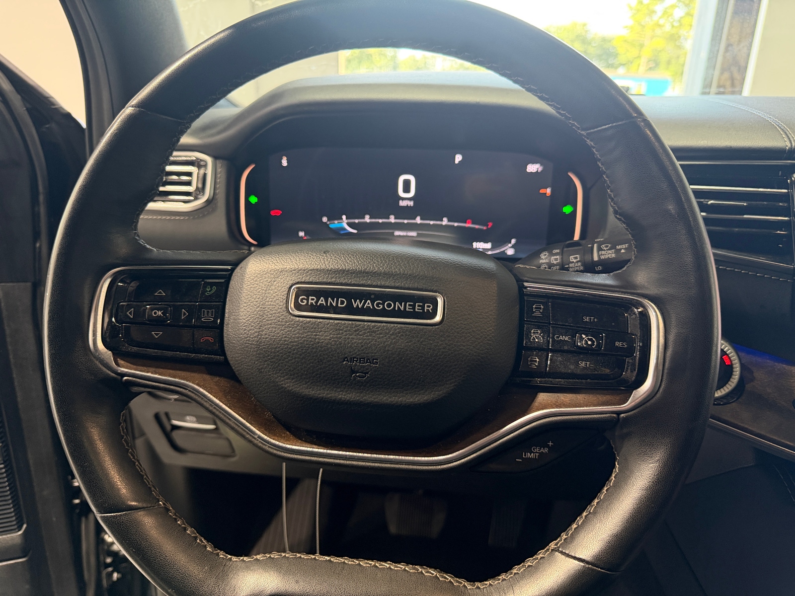 Thumbnail: 2024 Jeep Grand Wagoneer L - 4