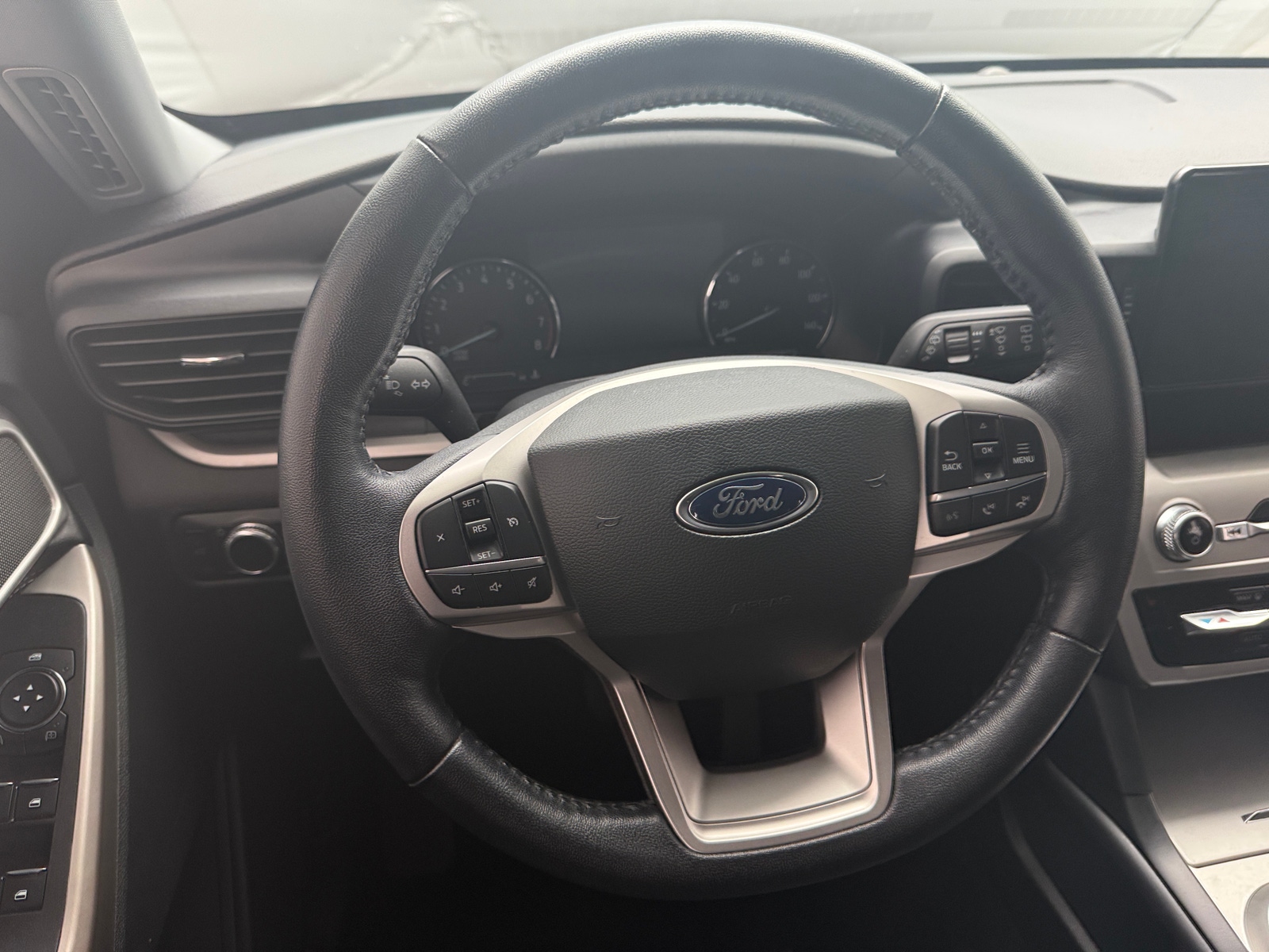 Thumbnail: 2022 Ford Explorer - 5