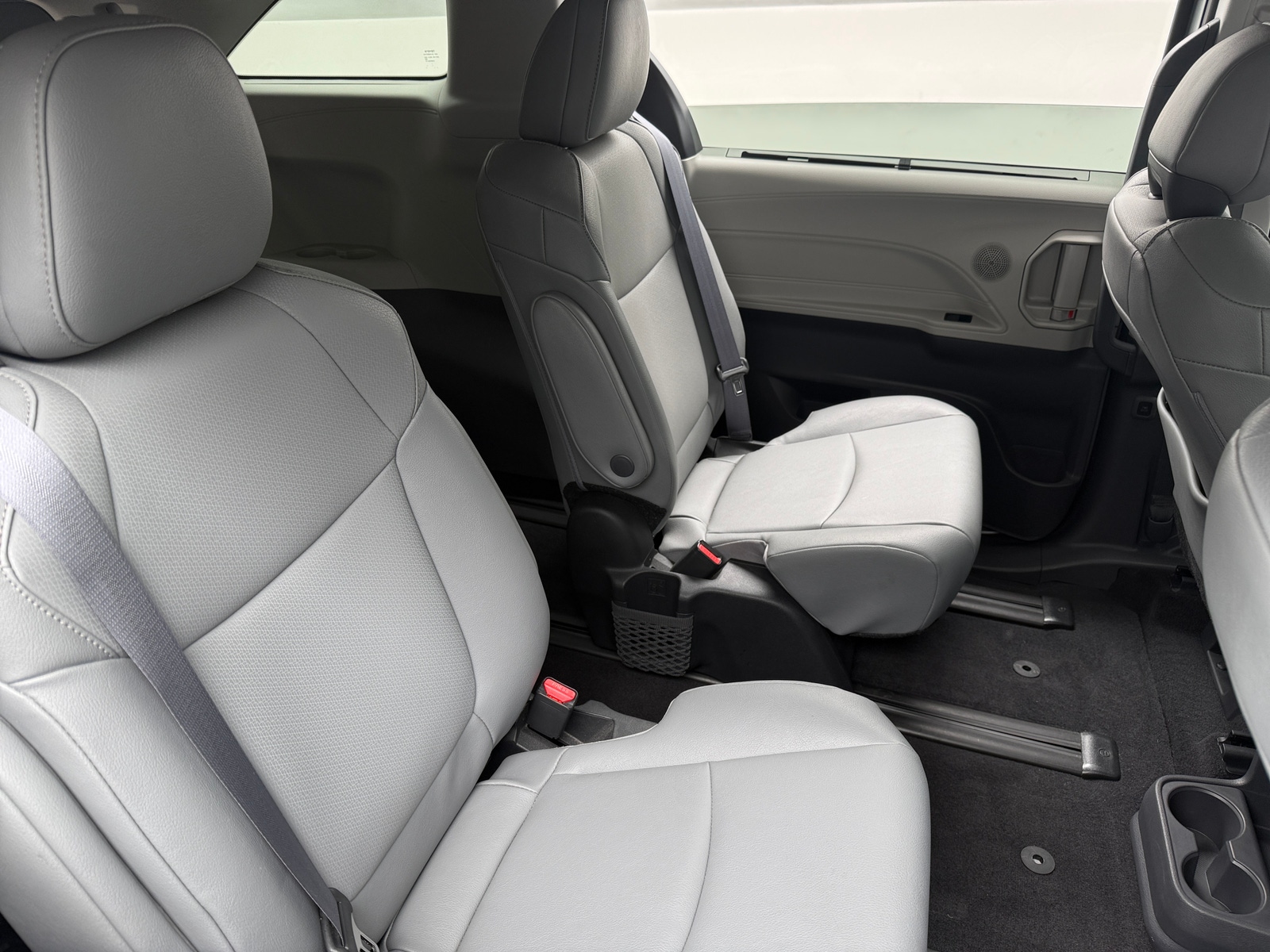 Thumbnail: 2023 Toyota Sienna - 5