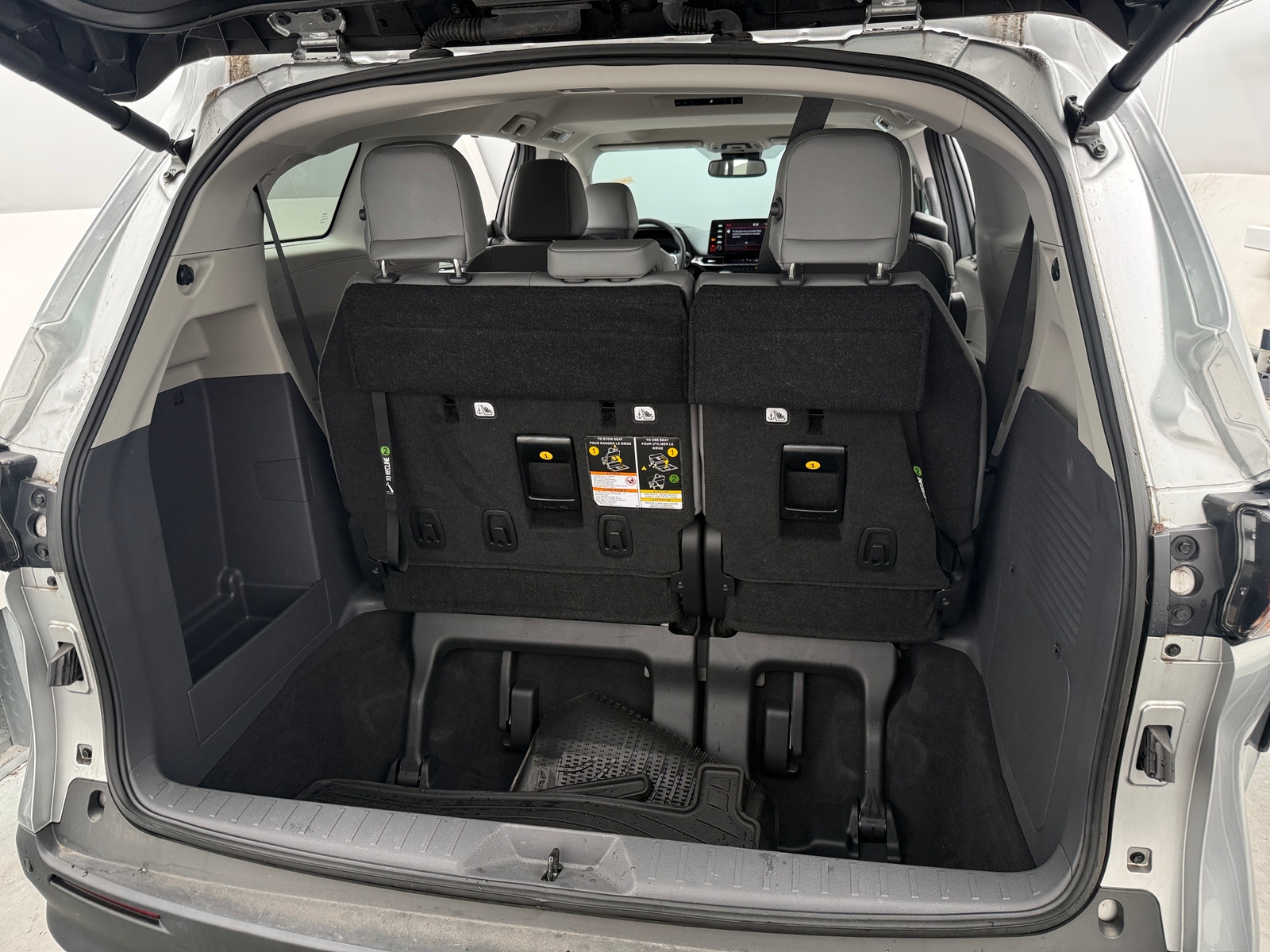 Thumbnail: 2023 Toyota Sienna - 6