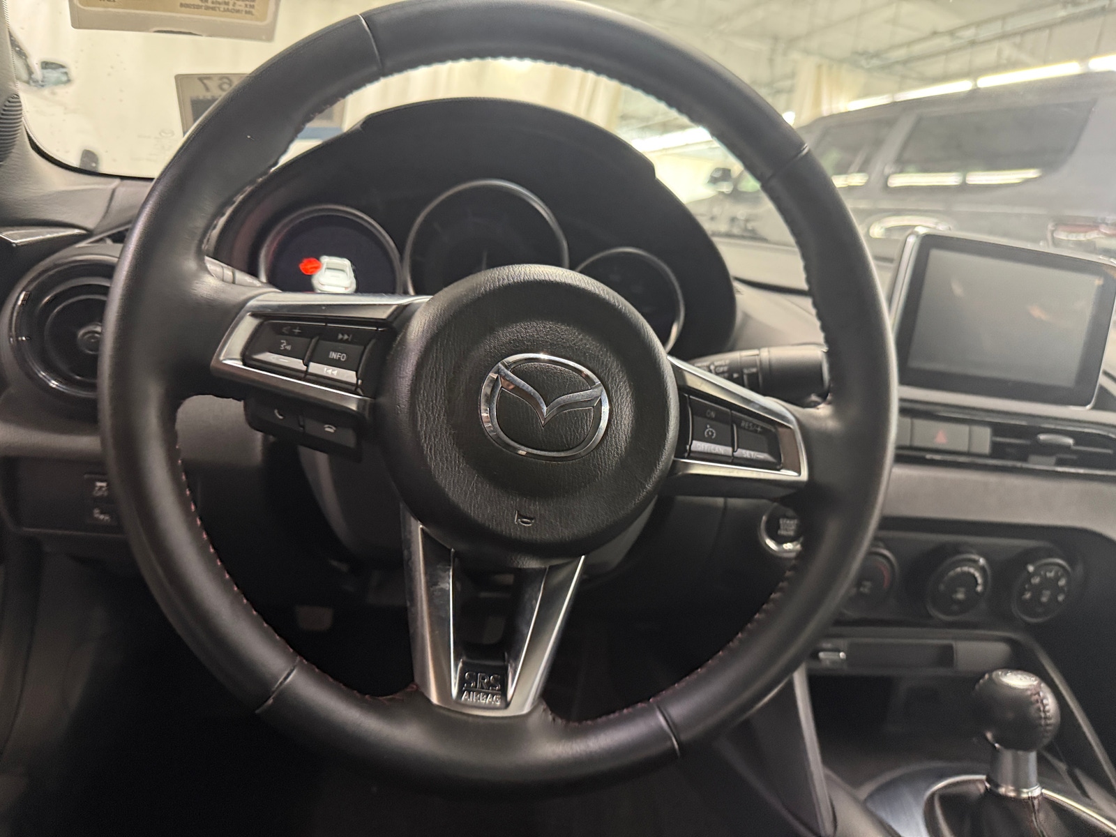 Thumbnail: 2017 Mazda MX-5 Miata - 5