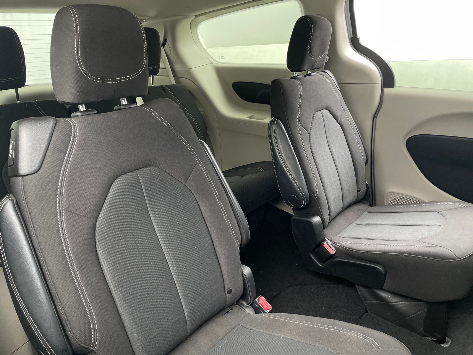 Thumbnail: 2023 Chrysler Voyager - 6