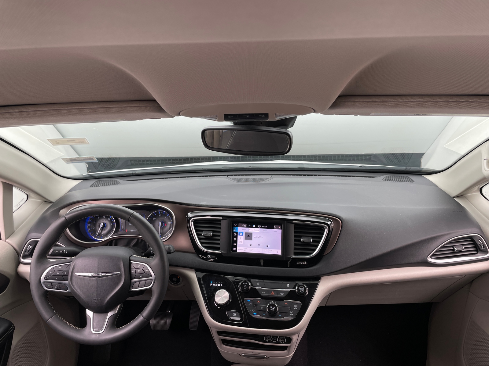 Thumbnail: 2023 Chrysler Voyager - 3