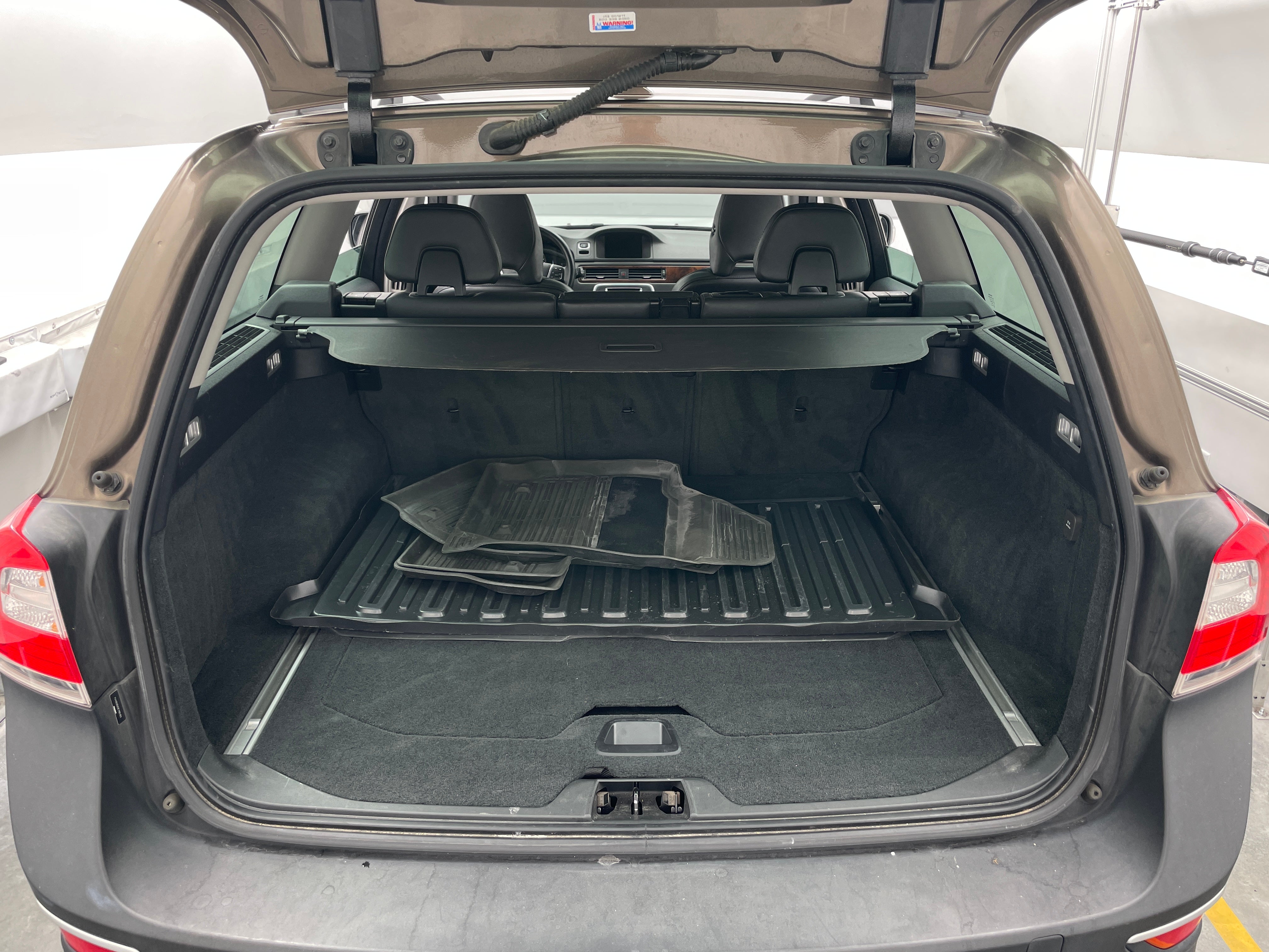 Used 2014 Volvo XC70 T6 with VIN YV4902BZ0E1185163 for sale in Colonial Heights, VA