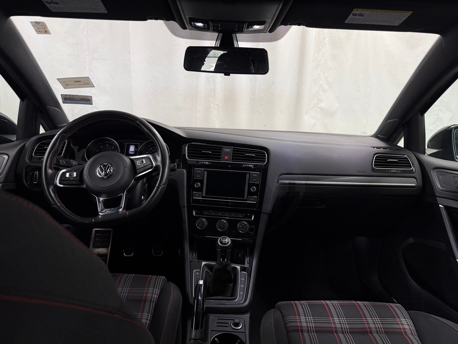 Thumbnail: 2019 Volkswagen Golf - 3