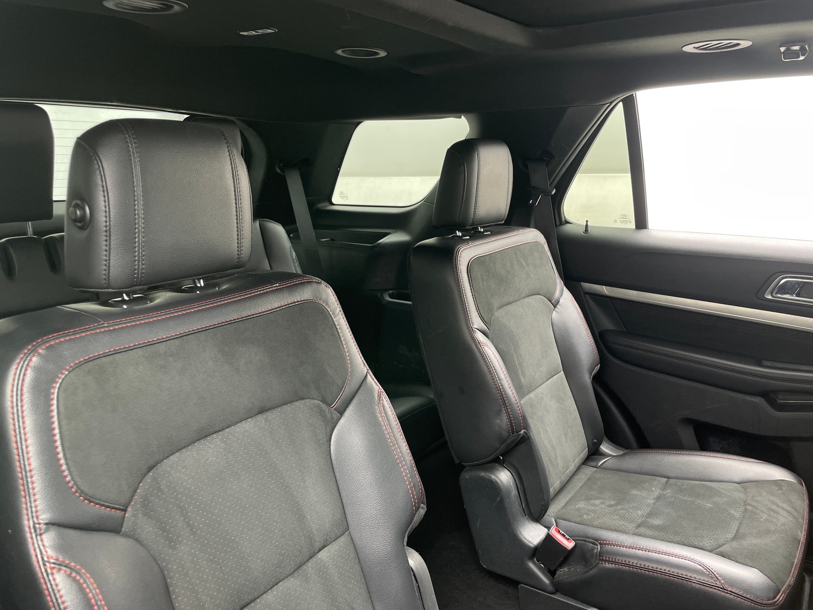 Thumbnail: 2019 Ford Explorer - 6
