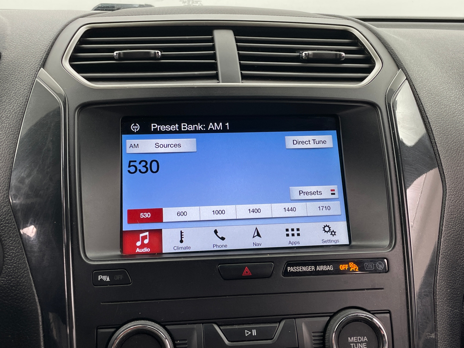 Thumbnail: 2019 Ford Explorer - 4