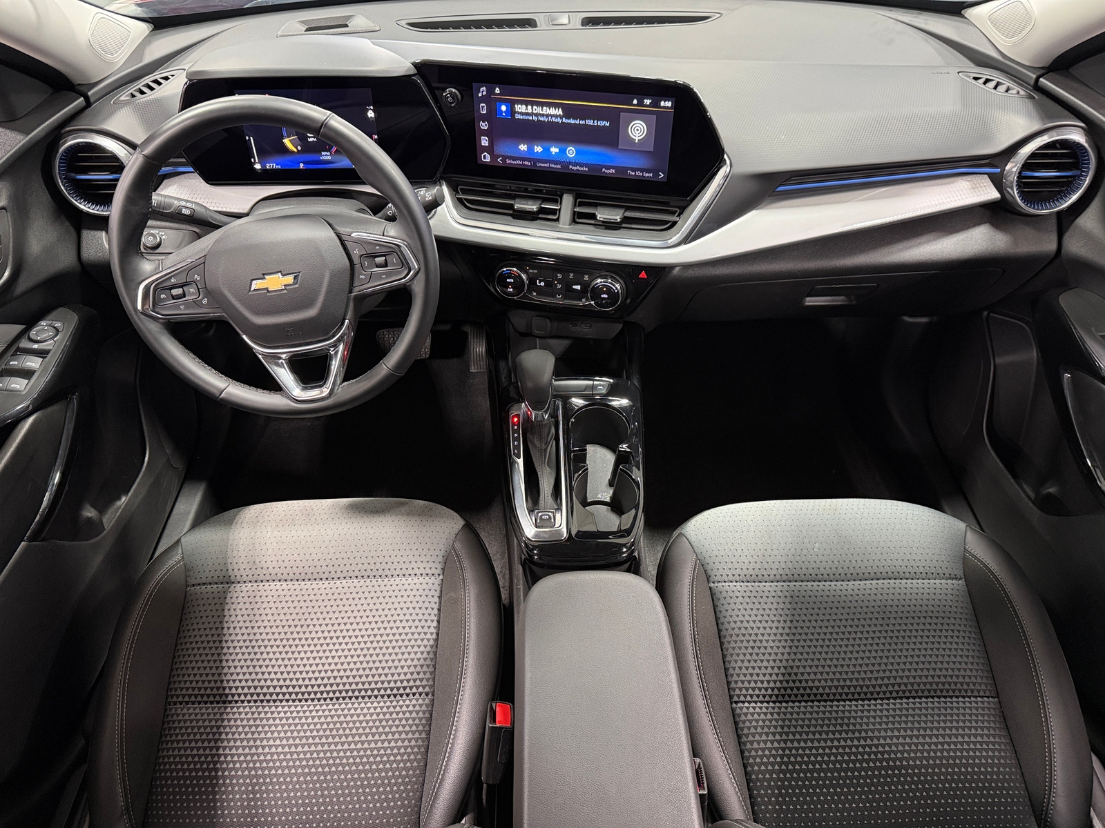 Thumbnail: 2025 Chevrolet Trax - 3