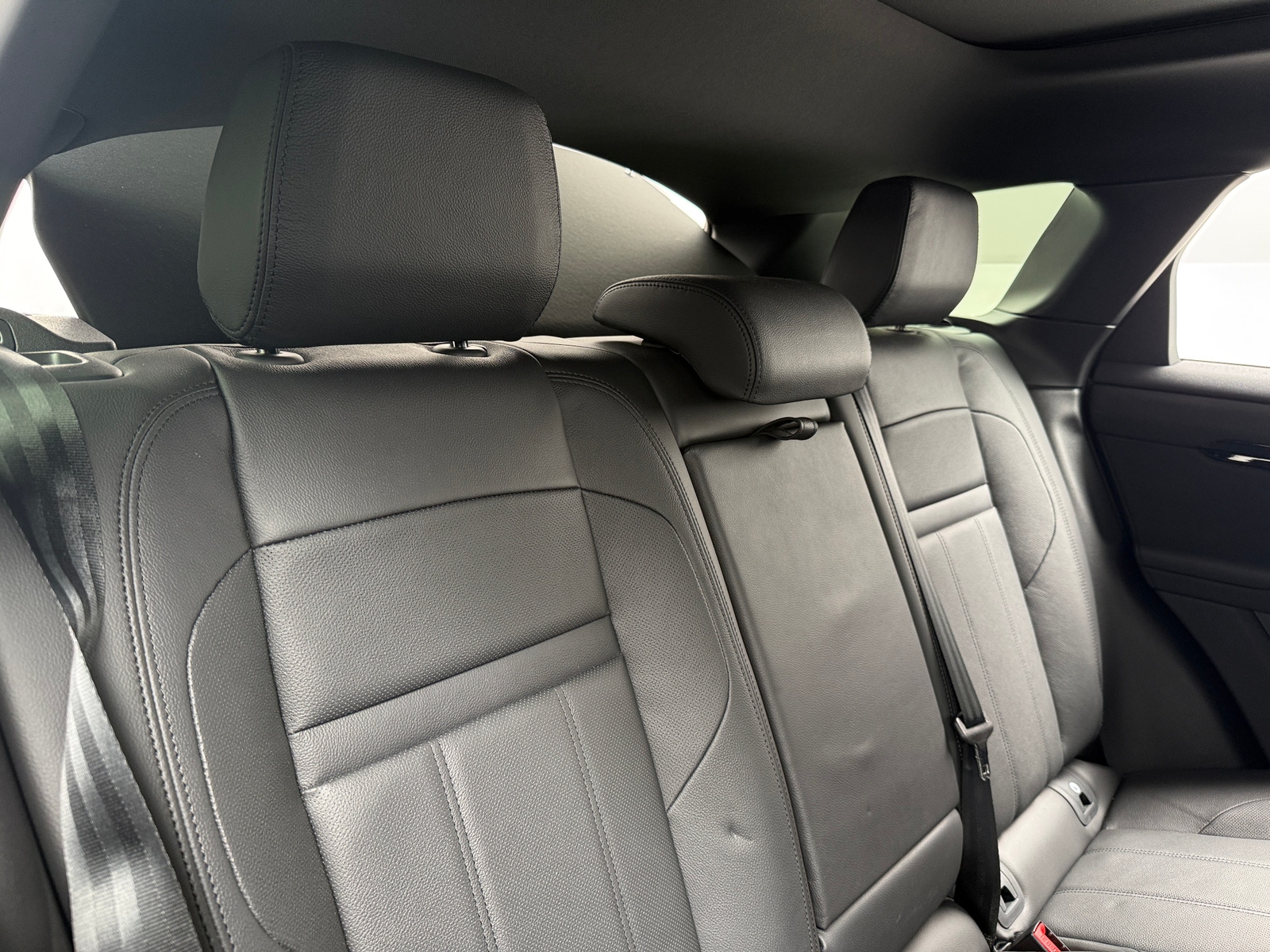 Thumbnail: 2025 Land Rover Range Rover Evoque - 5