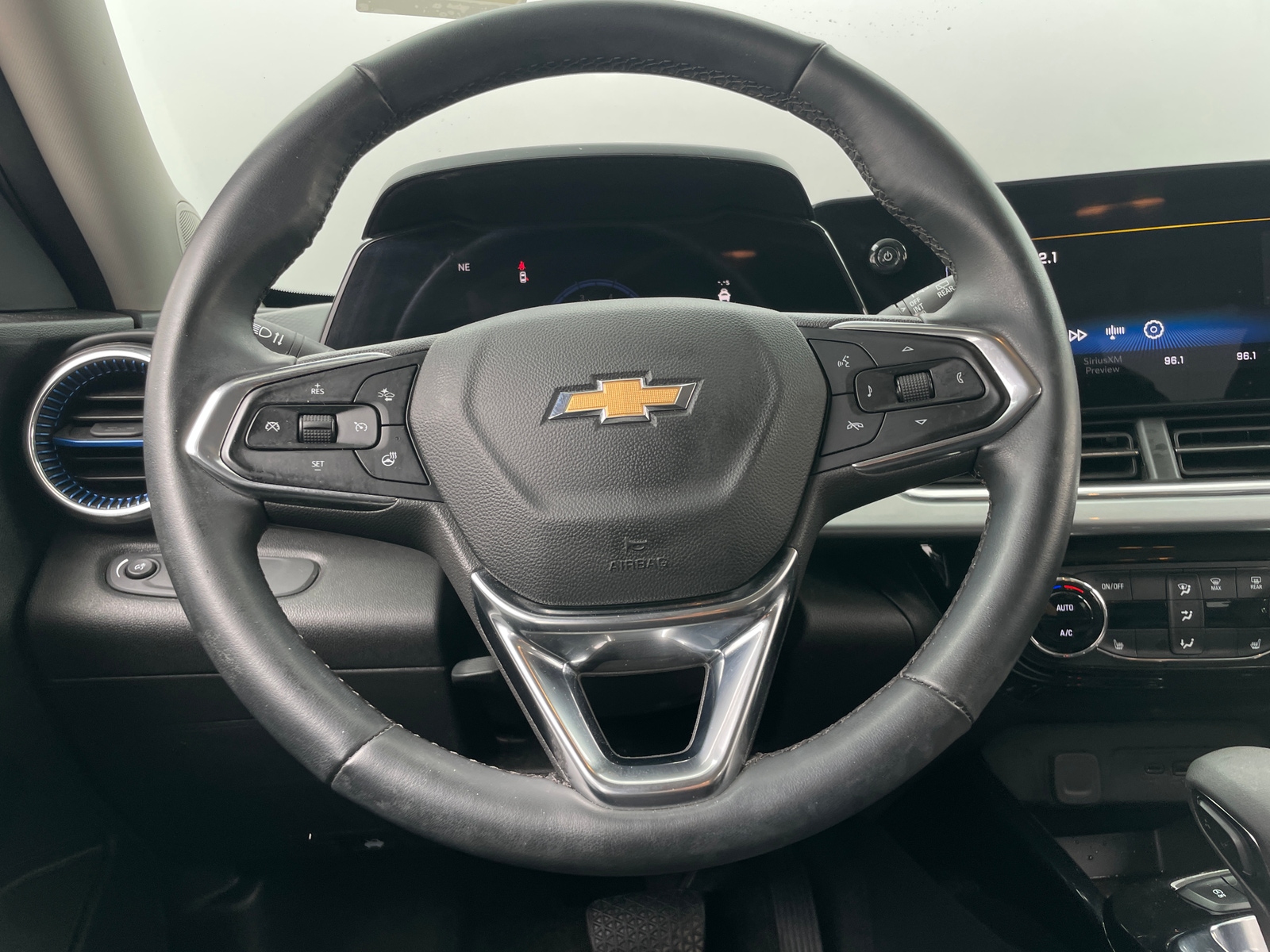 Thumbnail: 2025 Chevrolet Trax - 5