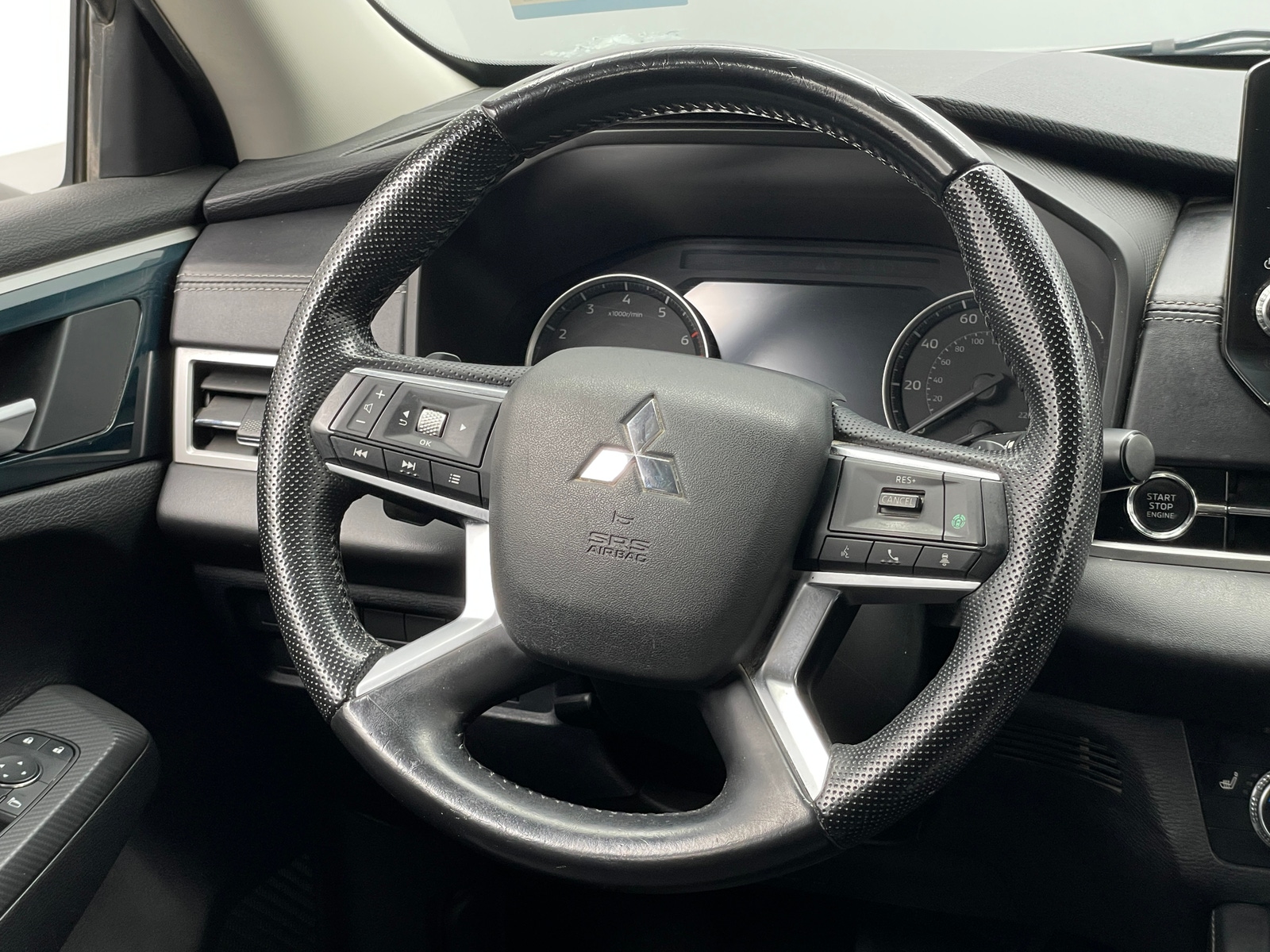 Thumbnail: 2022 Mitsubishi Outlander - 4