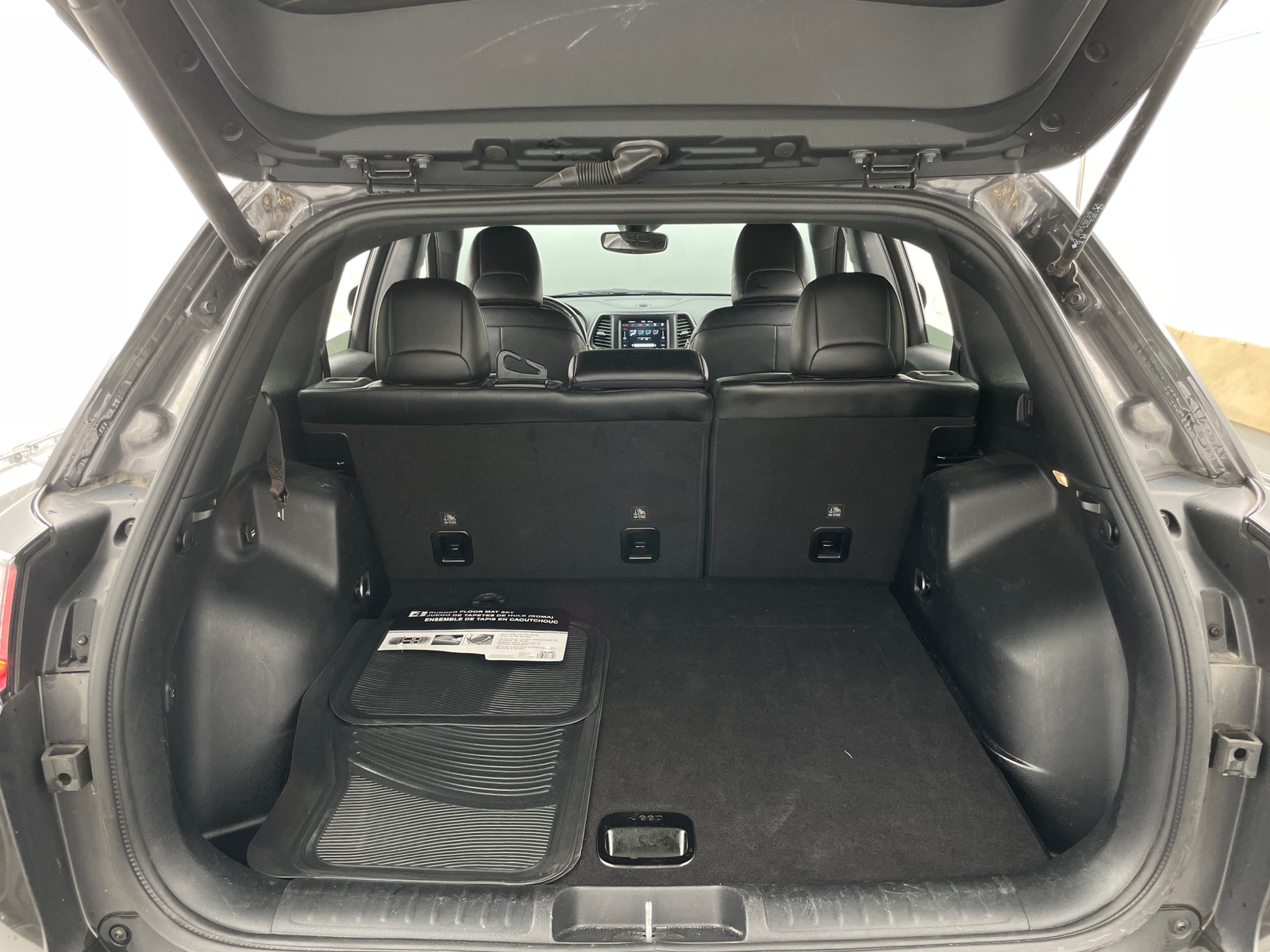 Thumbnail: 2021 Jeep Cherokee - 6