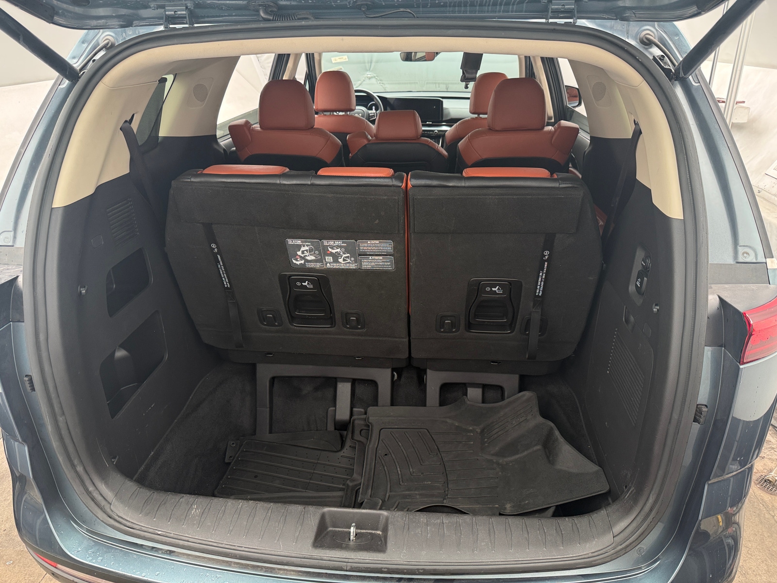 Thumbnail: 2024 Kia Carnival - 6