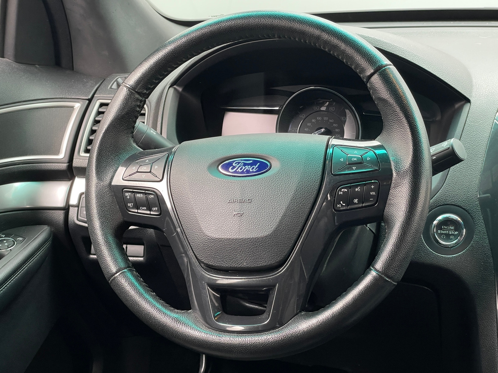 Thumbnail: 2016 Ford Explorer - 4