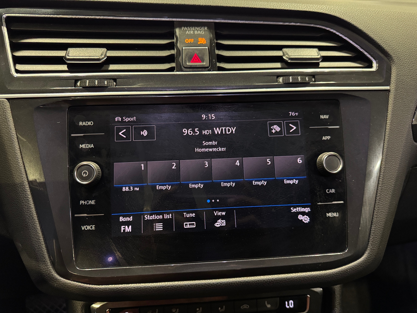 Thumbnail: 2018 Volkswagen Tiguan - 3