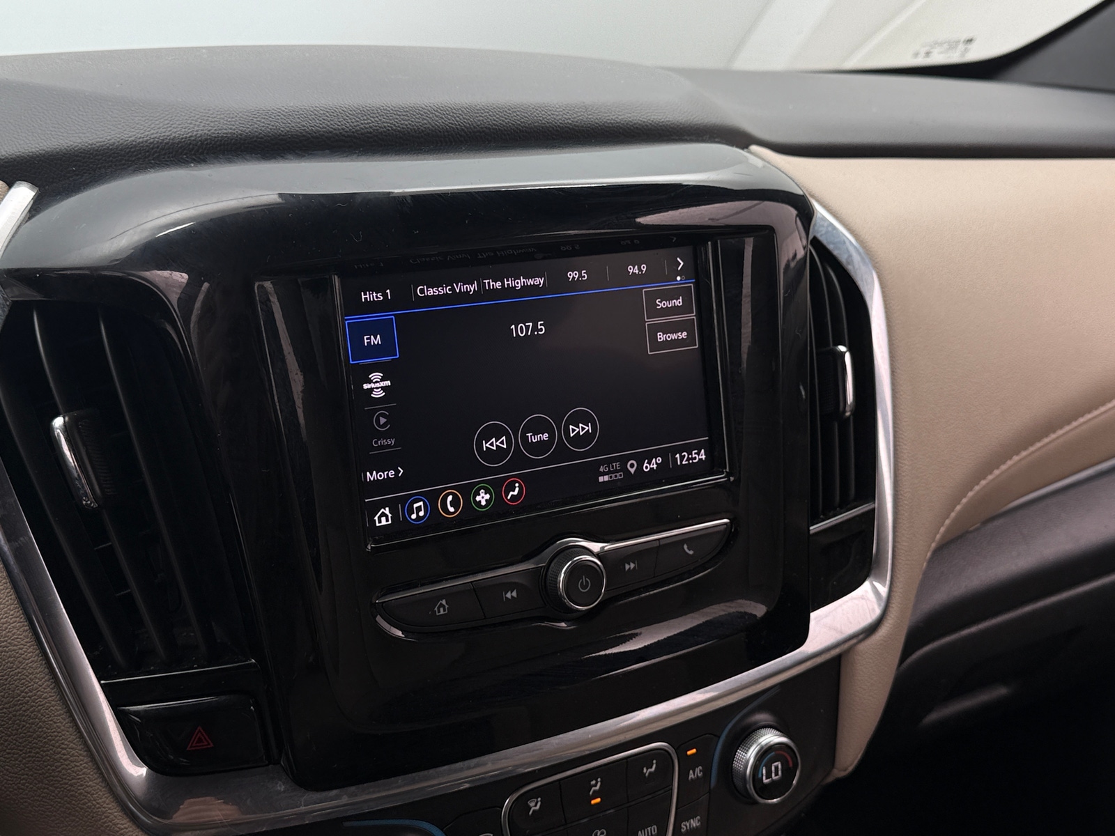 Thumbnail: 2023 Chevrolet Traverse - 4