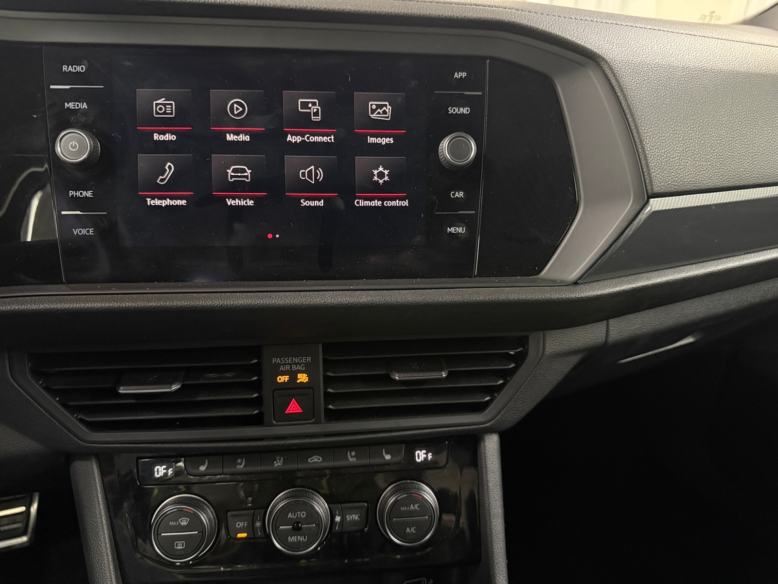 Thumbnail: 2019 Volkswagen Jetta - 3