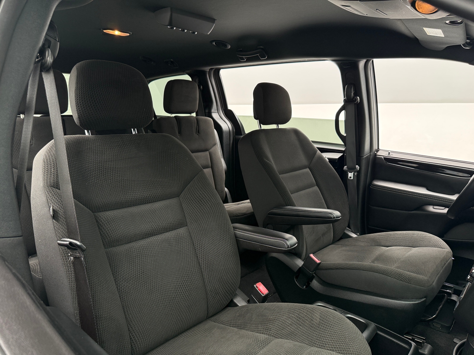 Thumbnail: 2017 Dodge Grand Caravan - 2
