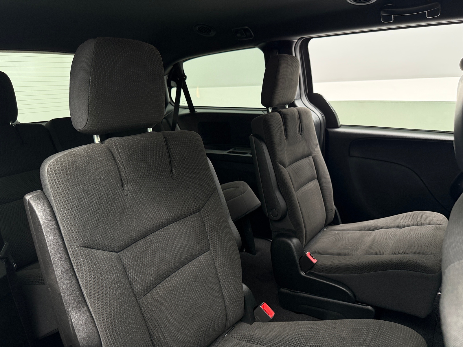 Thumbnail: 2017 Dodge Grand Caravan - 6
