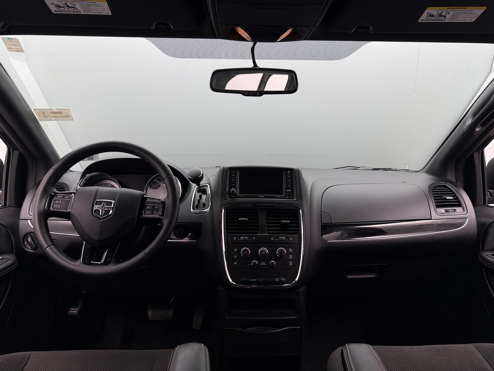 Thumbnail: 2017 Dodge Grand Caravan - 3