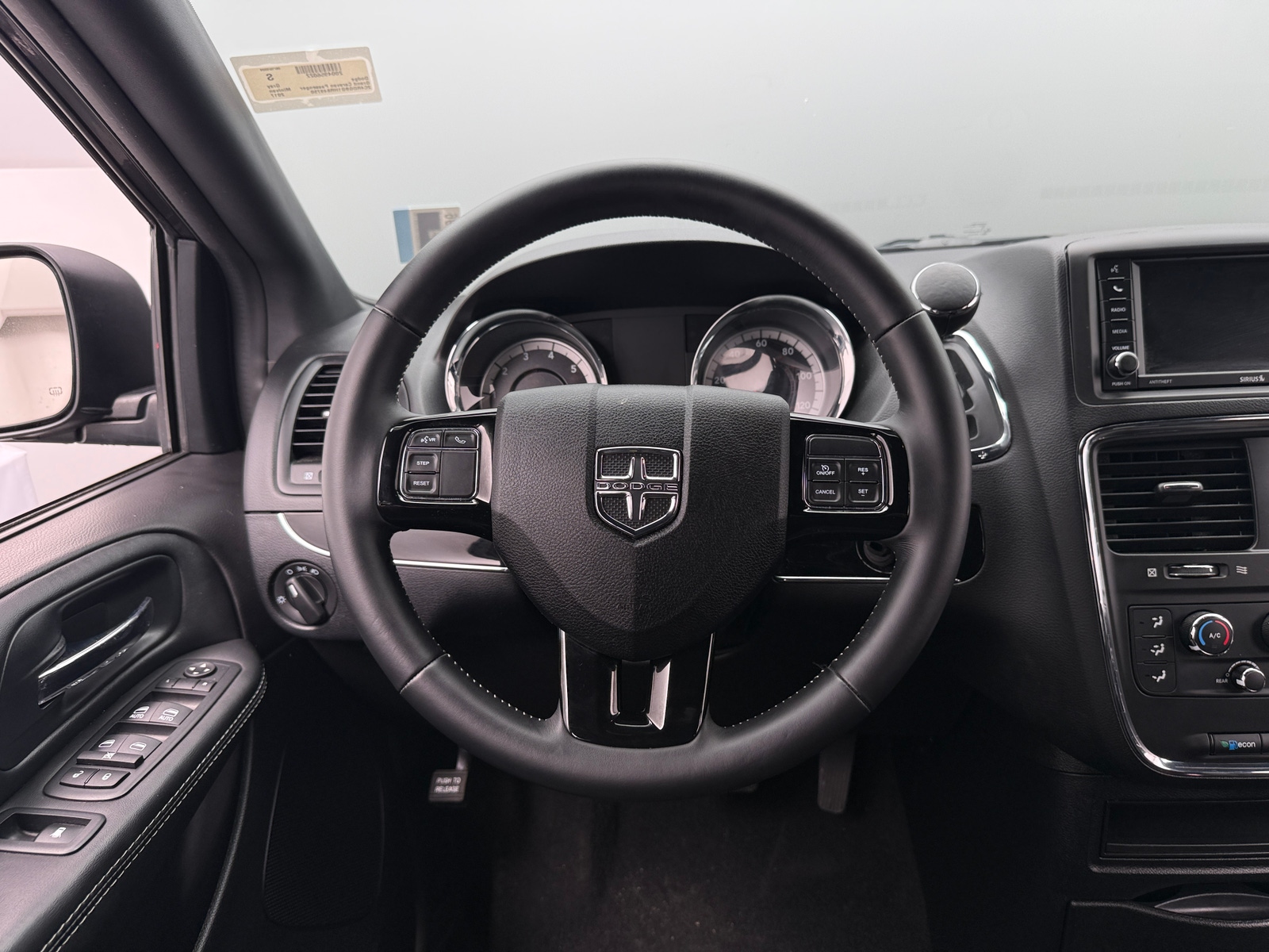 Thumbnail: 2017 Dodge Grand Caravan - 5