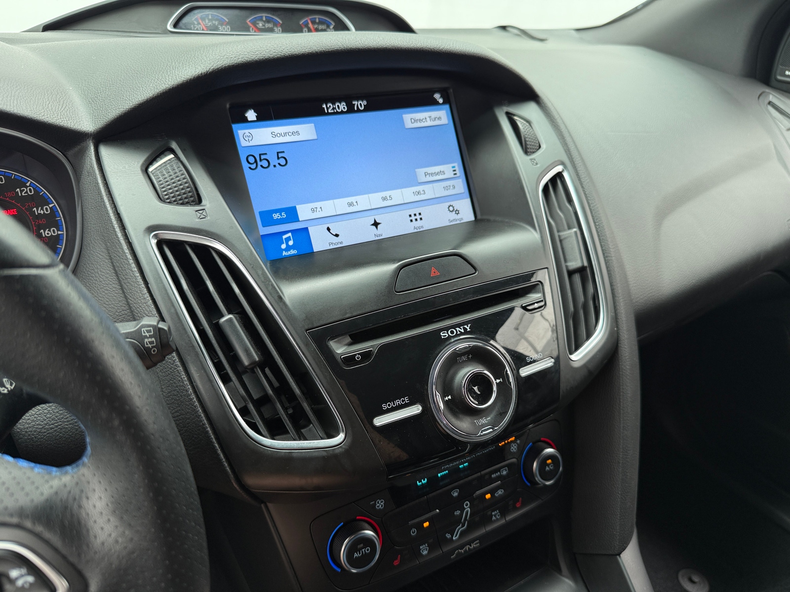 Thumbnail: 2017 Ford Focus - 3