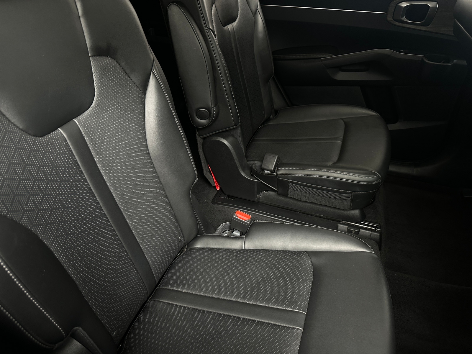 Thumbnail: 2023 Kia Sorento - 5