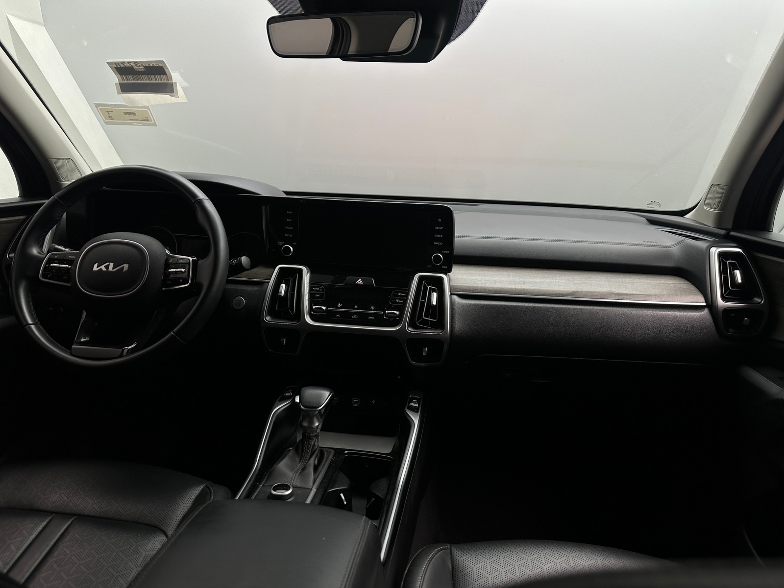 Thumbnail: 2023 Kia Sorento - 2