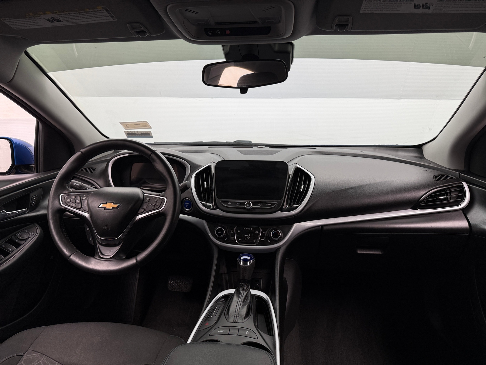 Thumbnail: 2017 Chevrolet Volt - 3