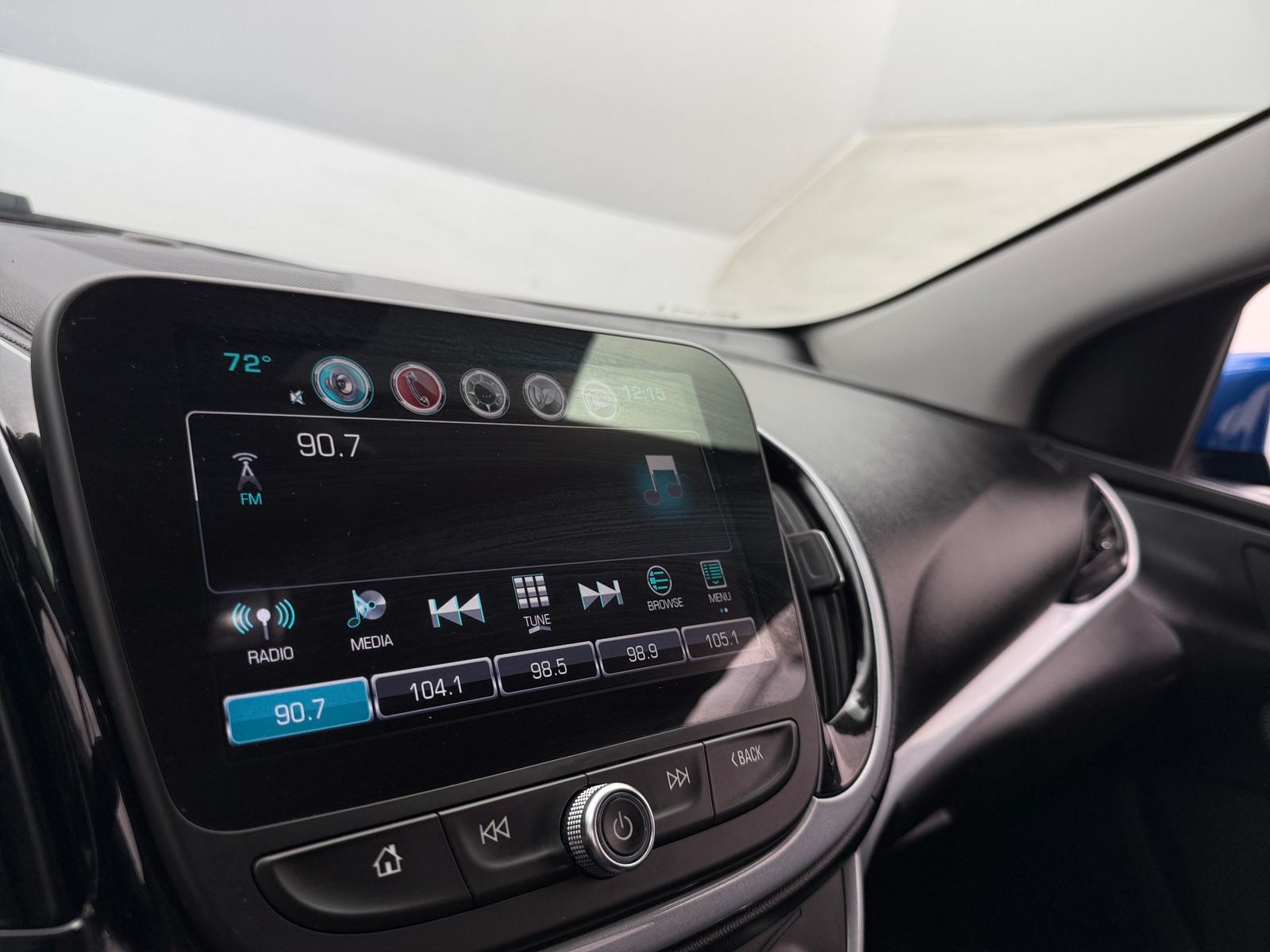 Thumbnail: 2017 Chevrolet Volt - 4