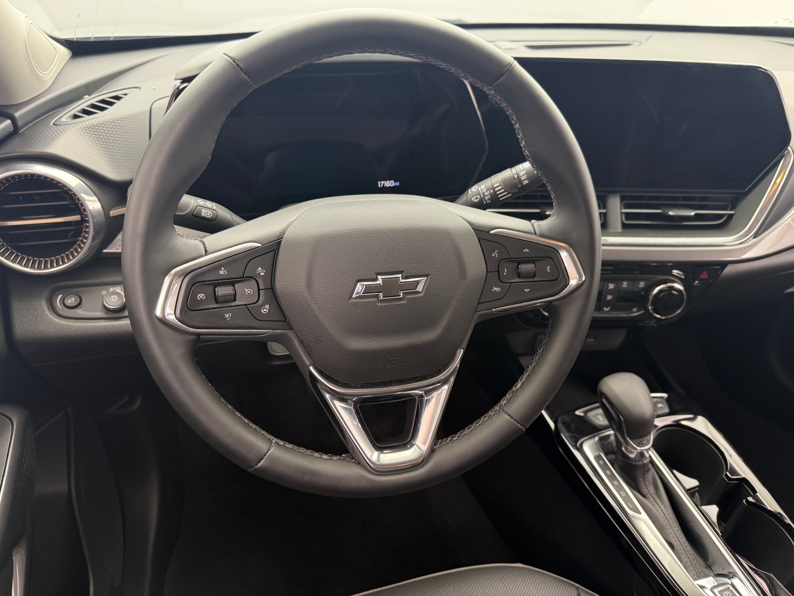 Thumbnail: 2025 Chevrolet Trax - 4