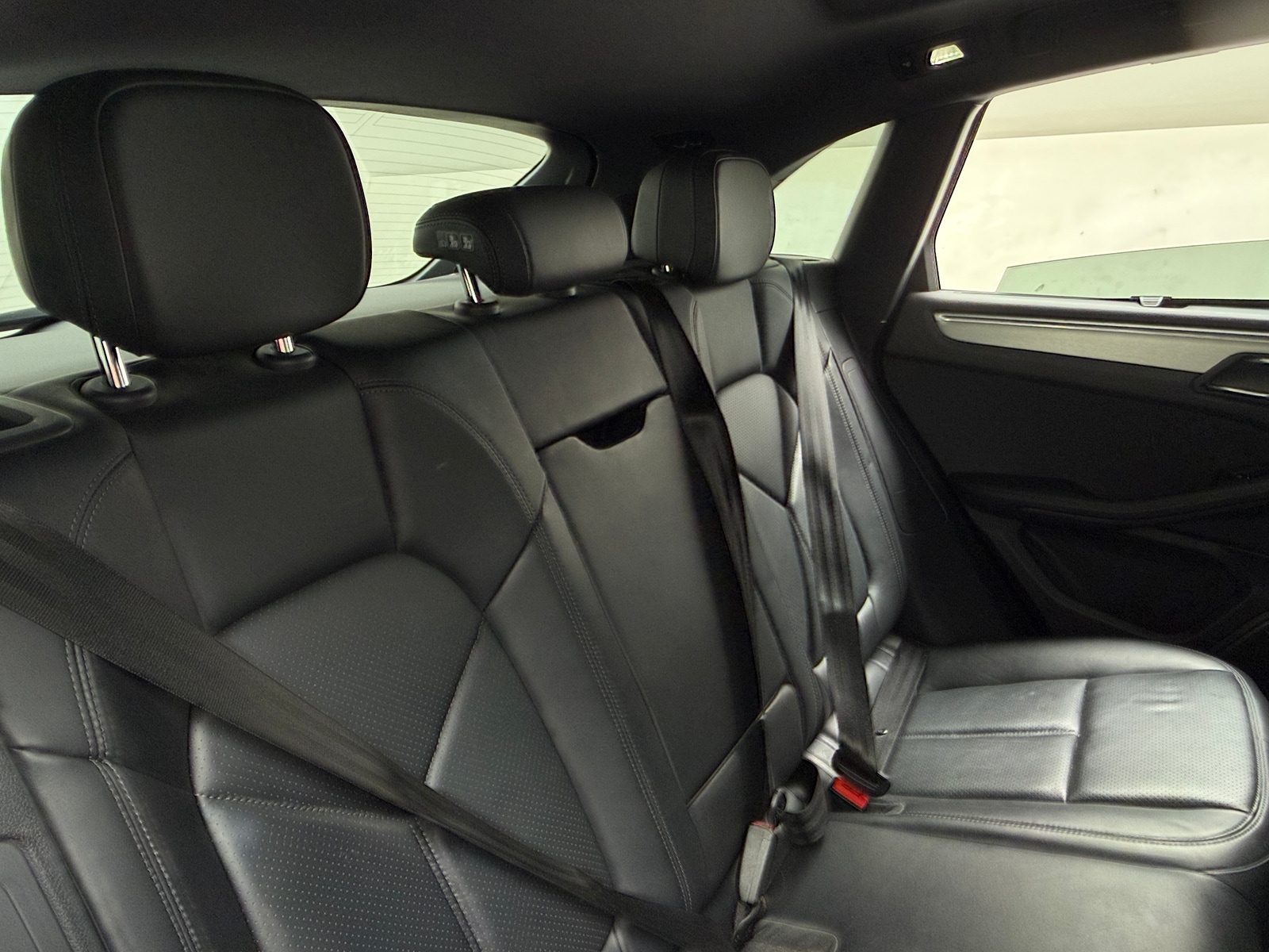 Thumbnail: 2021 Porsche Macan - 5