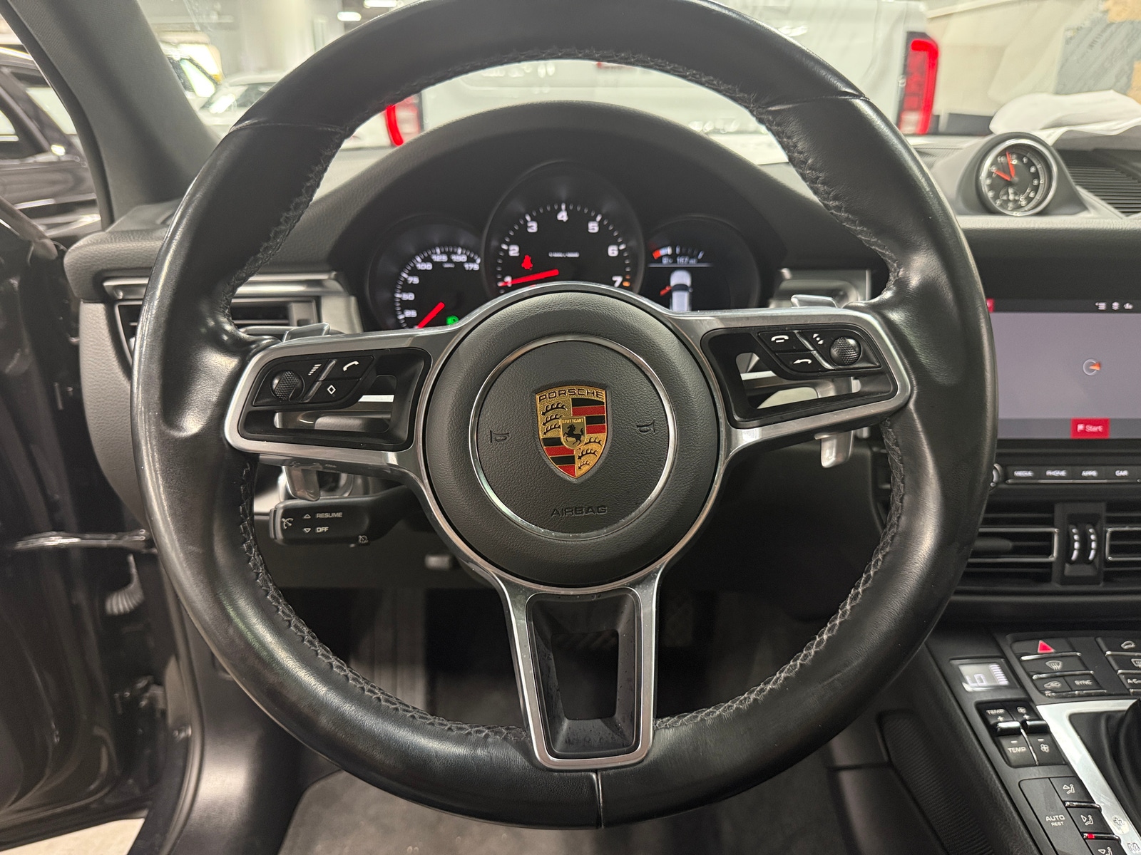 Thumbnail: 2021 Porsche Macan - 4