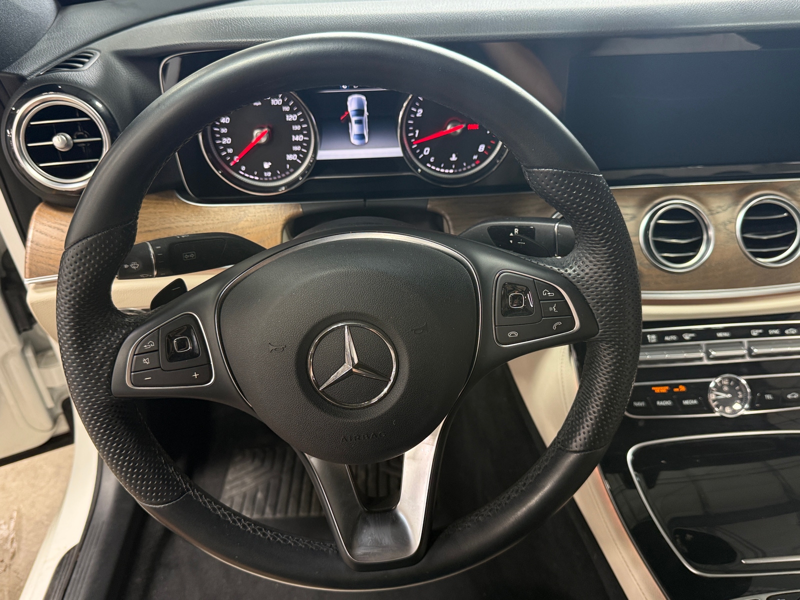 Thumbnail: 2017 Mercedes-Benz E-Class - 4