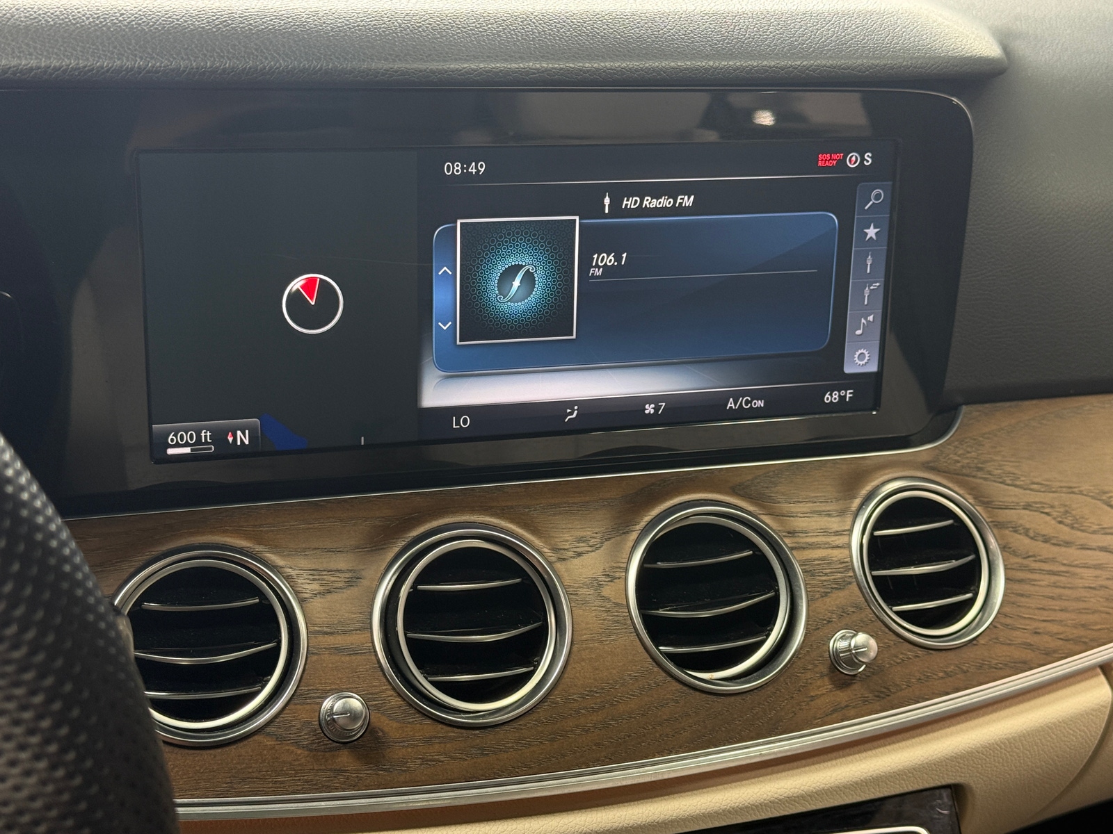 Thumbnail: 2017 Mercedes-Benz E-Class - 3