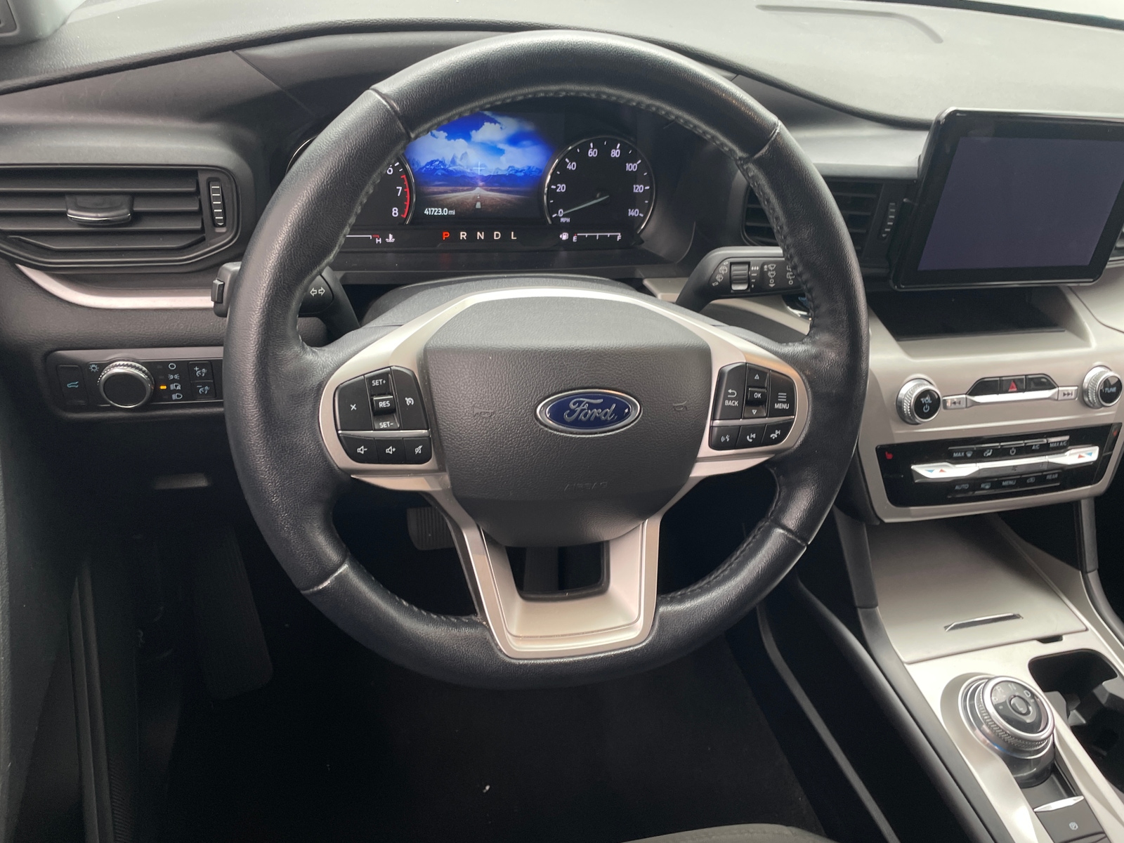 Thumbnail: 2022 Ford Explorer - 5