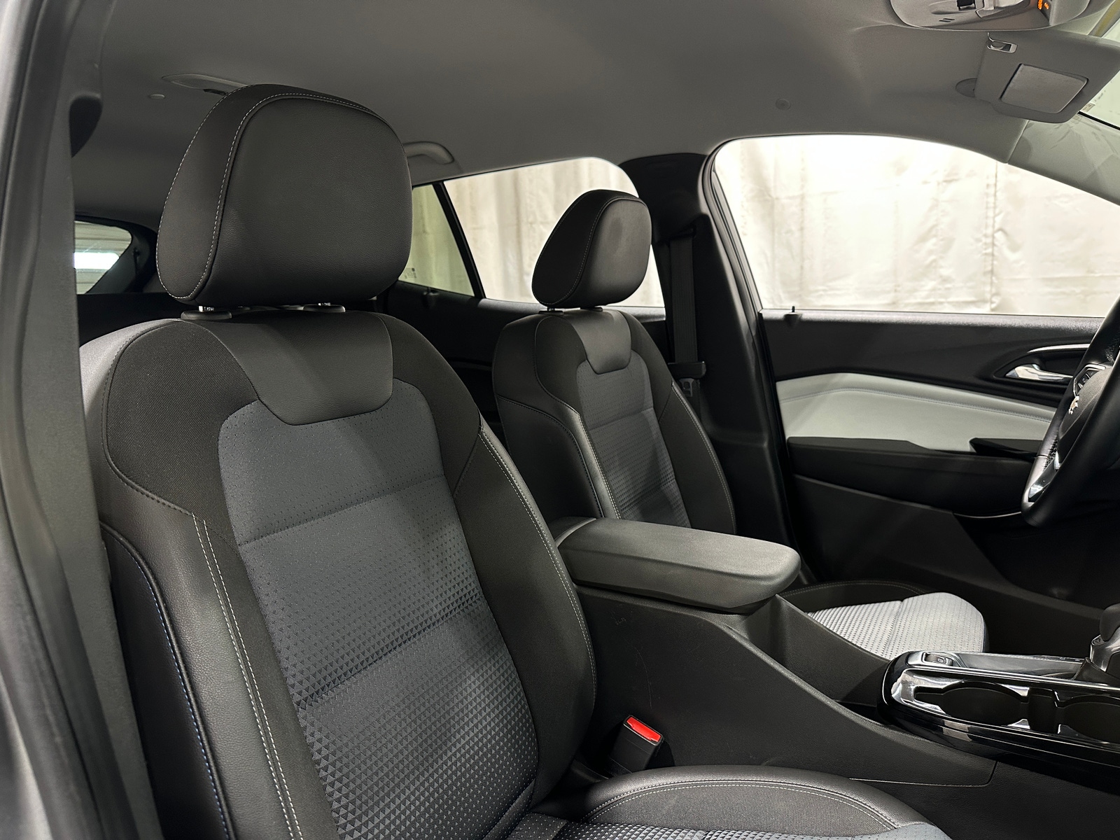 Thumbnail: 2025 Chevrolet Trax - 2