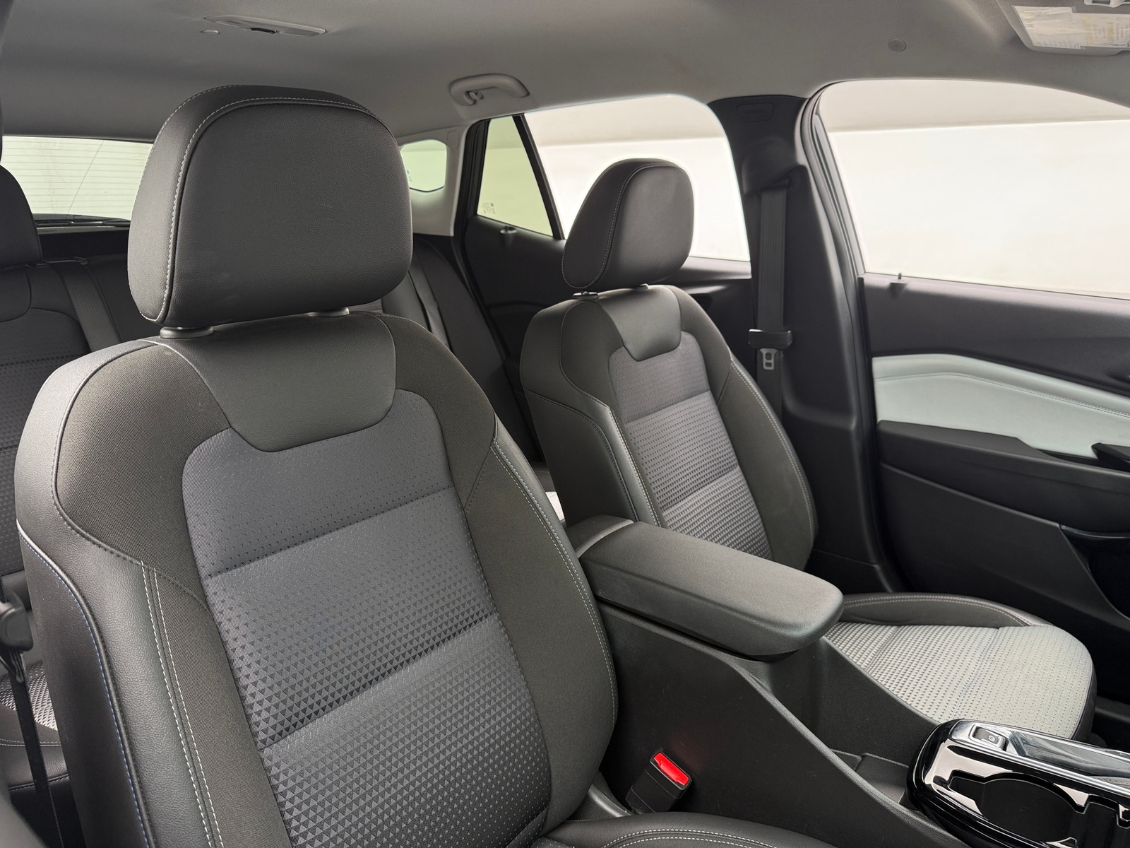 Thumbnail: 2025 Chevrolet Trax - 2