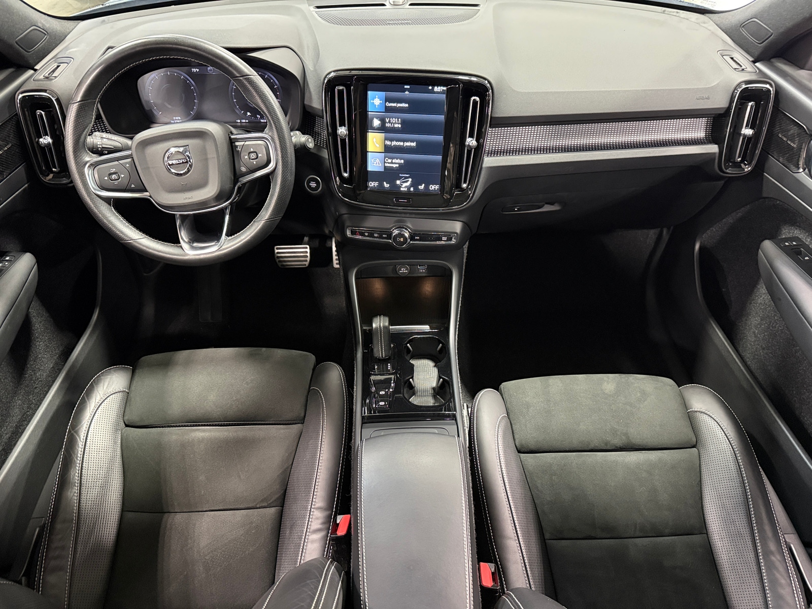 Thumbnail: 2021 Volvo XC40 - 2