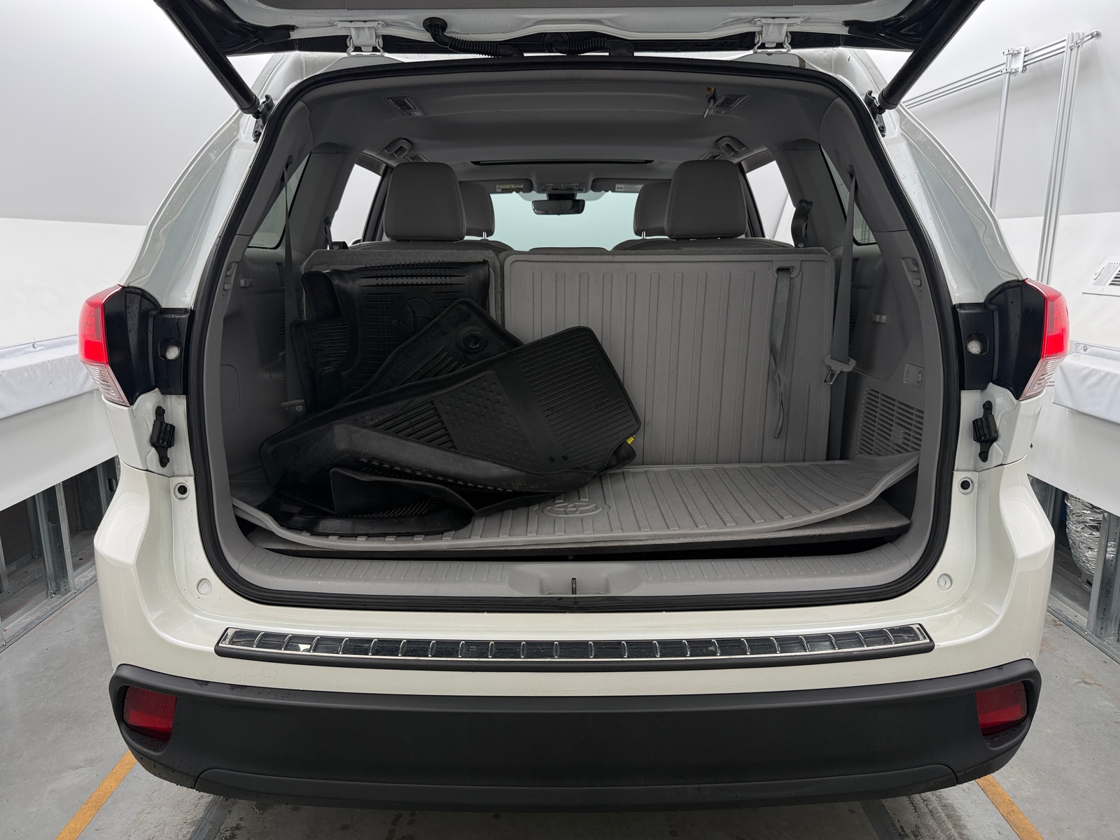 Thumbnail: 2019 Toyota Highlander - 6