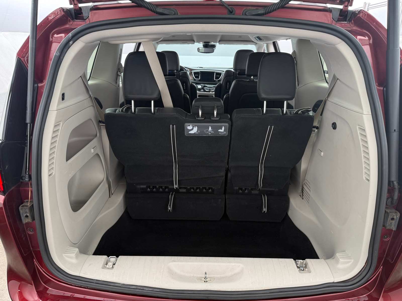 Thumbnail: 2019 Chrysler Pacifica - 6