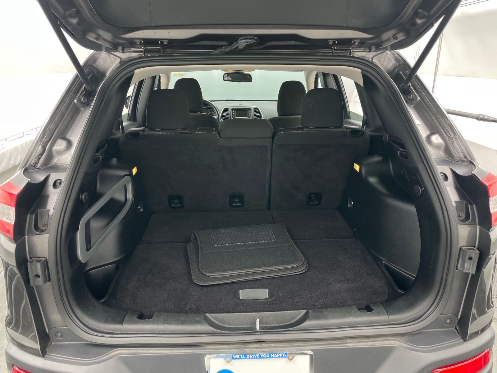Thumbnail: 2018 Jeep Cherokee - 7