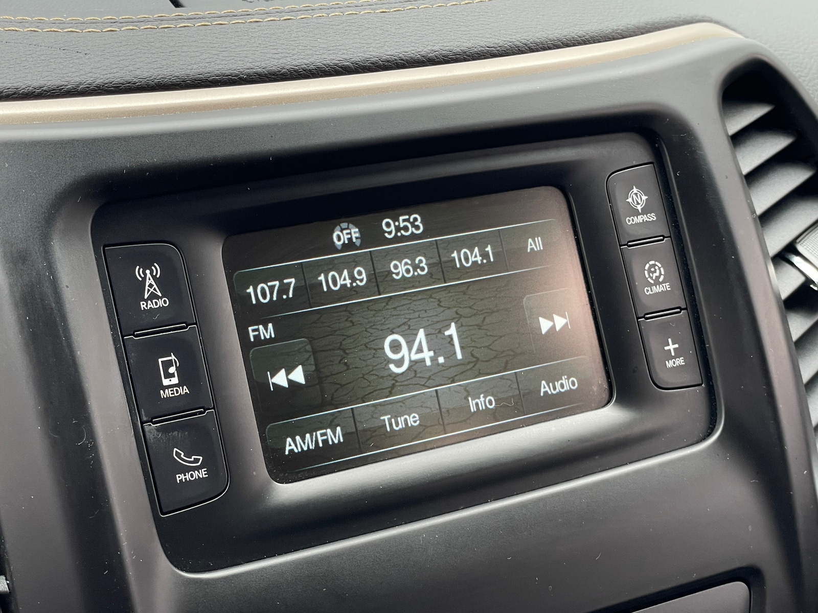 Thumbnail: 2018 Jeep Cherokee - 4